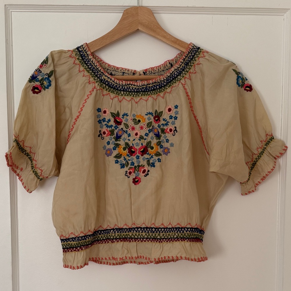 Dôen Embroidered Blouse
